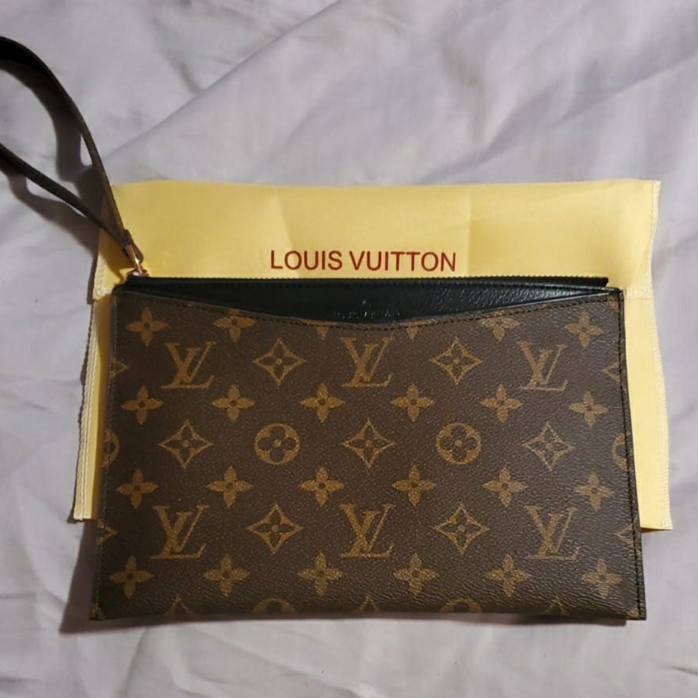 Purses - Picture 2 of 5